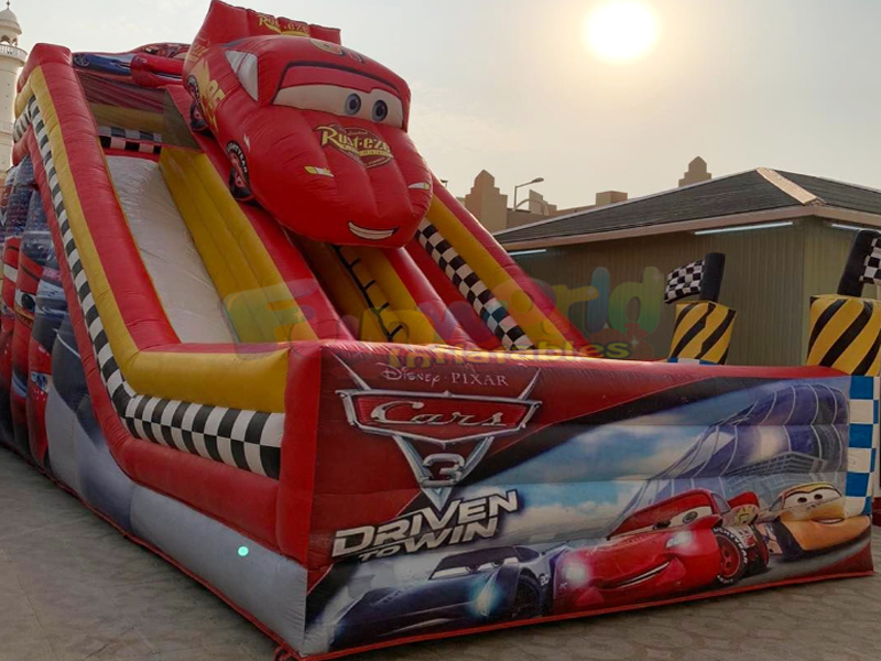 Castillo que rebota para Fiesta al aire libre, casa de rebote comercial, combo de coche de carreras,