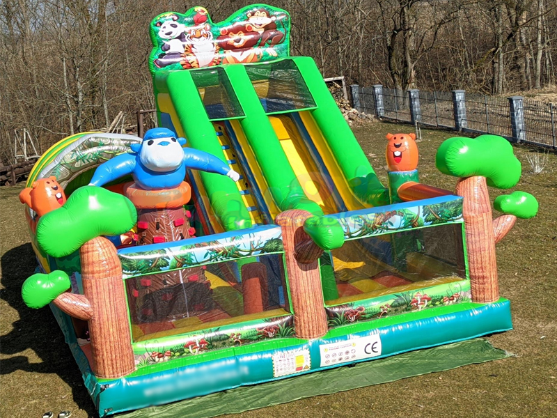 Outdoor kinderen springkasteel combo glijbaan stuiter springkasteel opblaasbaar dierentuinpark