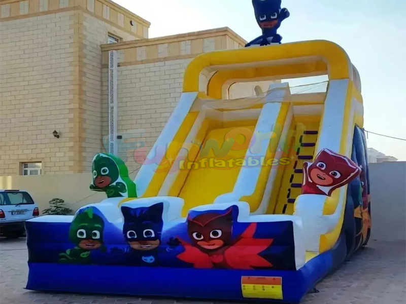 Outdoor party commerciële kinderen springkasteel opblaasbare PJ Masker droge glijbaan