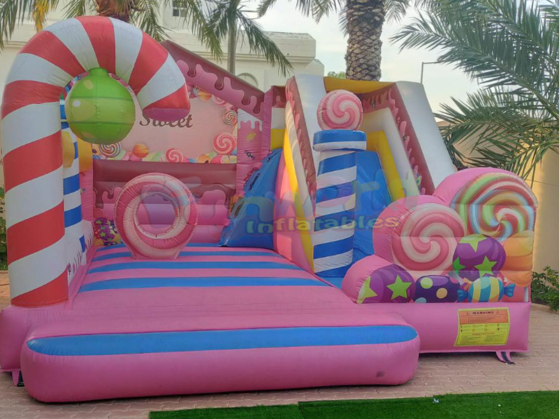Castello da salto per feste in cortile con scivolo gonfiabile commerciale Candyland per bambini
