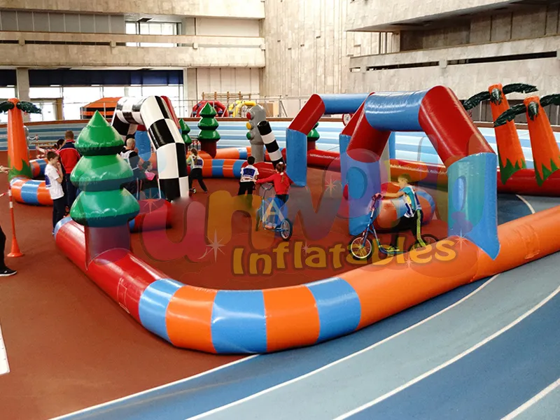 Grand arc gonflable de Noël autodrome piste arc gonflable arc jeux de sport